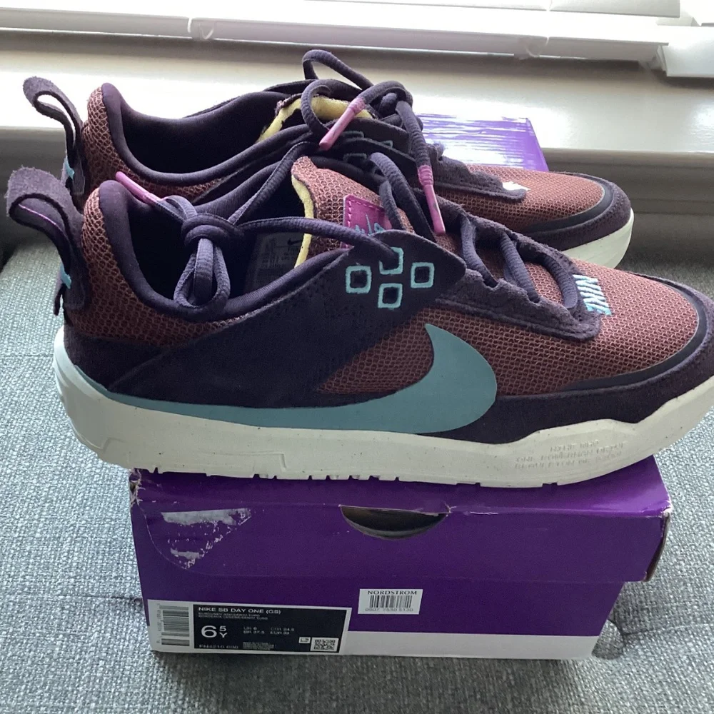 Nike Kids' SB Day One Skate Sneaker (Big Kid) 6.5